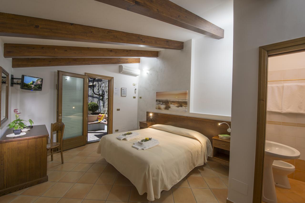 B&B Il Nespolo Furore Exterior photo